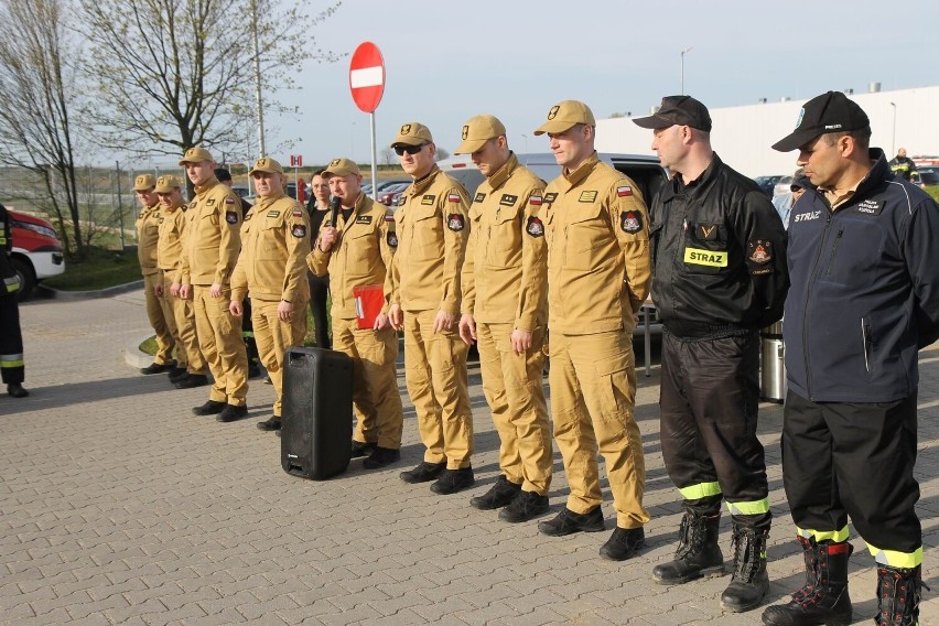 Strażacy z Chełmna i Świecia, a także saperzy z Chełmna...