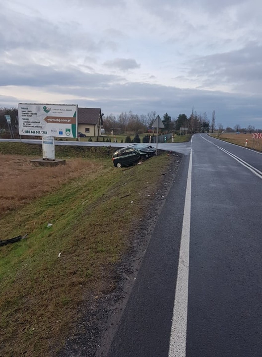 Zderzenie trzech samochodów koło Kłębanowic. Są ranni.