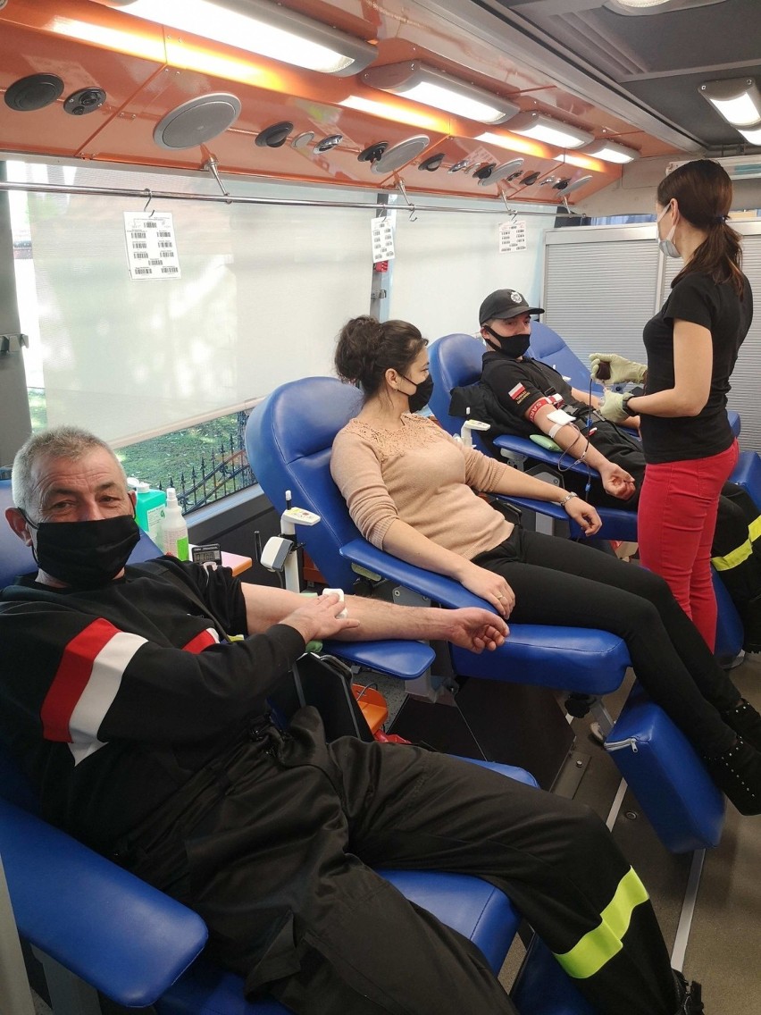 W Dubiecku zorganizowali akcję honorowego oddawania krwi. Zgłosiło się ponad 50 osób [ZDJĘCIA]