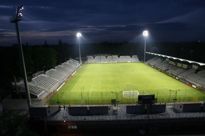 Legnica: Oświetlenie Stadionu Miejskiego (ZDJĘCIA)