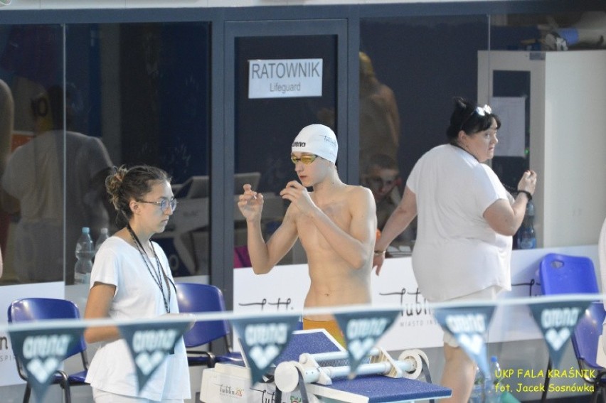 Młodzi pływacy z Fali Kraśnik obsypani medalami! Zobacz zdjęcia