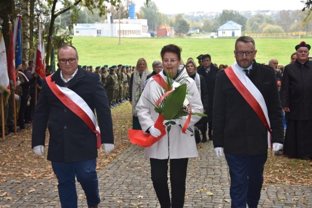 Około południa w Lasku Rusinowskim delegacje złożą kwiaty pod Pomnikiem Ofiar Zbrodni Niemieckich