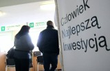 Mniej zarejestrowanych bezrobotnych w PUP. 140 firm poszukuje pracowników