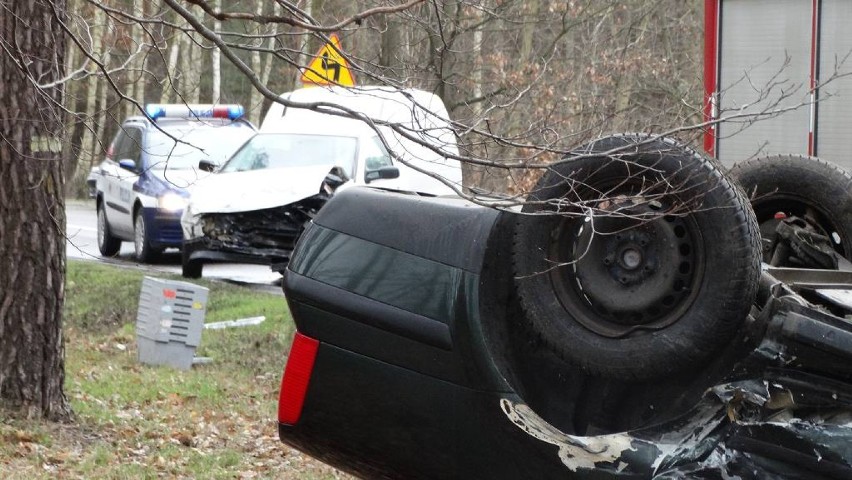 Poważny wypadek. 3 osoby ranne