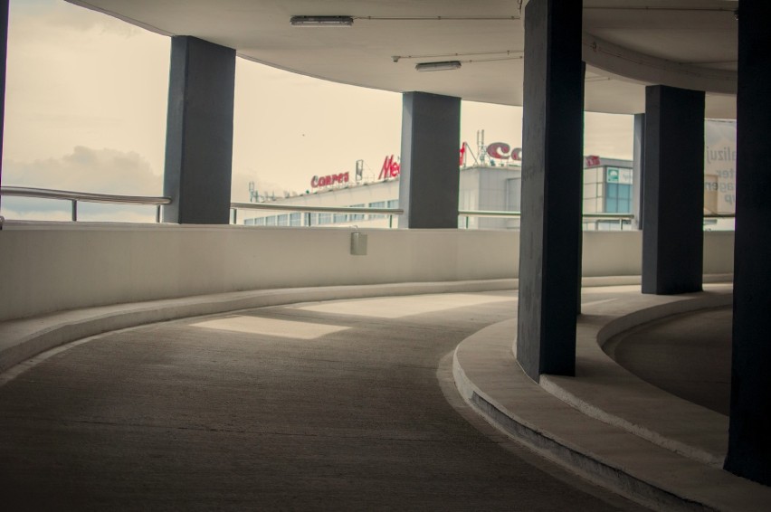 Buduje się: Otwarty parking w Centrum Handlowym Plaza