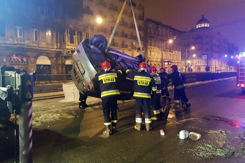 Wypadek taksówki na Narutowicza w Łodzi