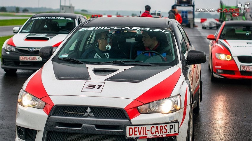 Przejedź się luksusowym autem i pomóż dzieciom. Do wyboru m.in. Ferrari i Lamborghini