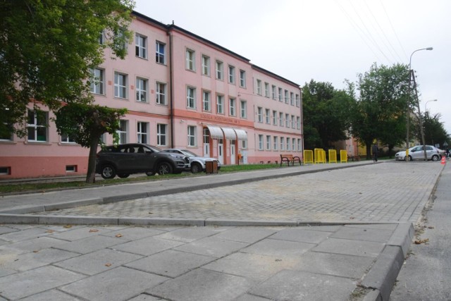 Zakończono budowę zatoczek postojowych na ulicy Zachodniej w Łęczycy