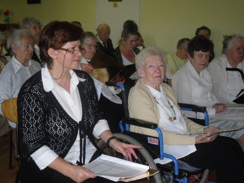 Mieszkańcy DPS w Psarskiem wystawili przedstawienie z okazji 11 listopada