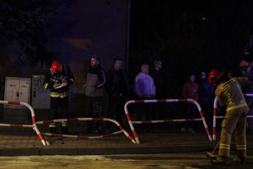 Groźne zderzenie osobówki z dostawczakiem na skrzyżowaniu Powstańców Wielkopolskich i Spokojnej w Wolsztynie