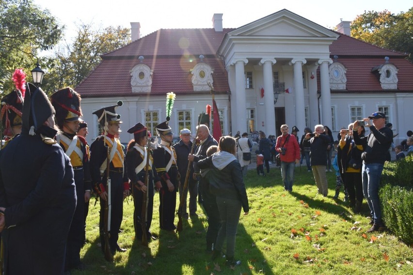 Koźminek przeniósł się do epoki napoleońskiej. Goszczą tutaj rekonstruktorzy z całej Polski. ZDJĘCIA