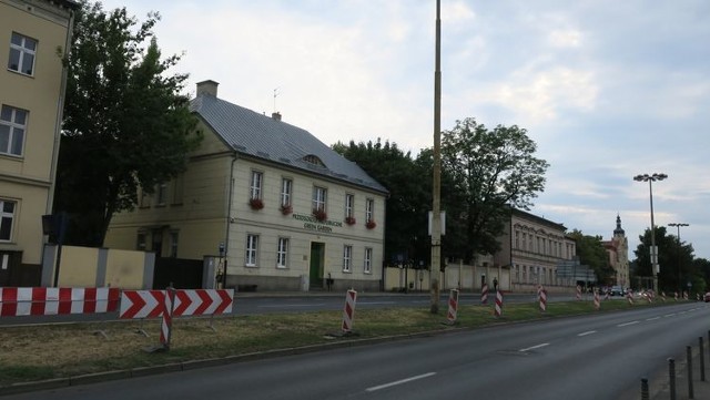 Budują buspas przy Wałach Jagiellońskich. Od 2 listopada wjazd na parkingi przy sądach jest zamknięty.