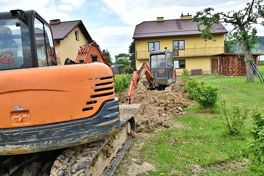 Prace przy budowie kanalizacji w gminie Łużna ruszyły pełną...
