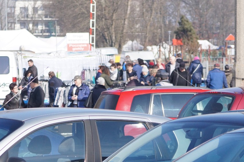 Giełda na inowrocławskim Rąbinie kwitnie [zdjęcia]