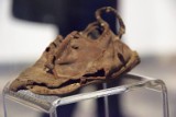 Skarby znalezione po pożarze gorzowskiej katerdy na wystawie w Głogowskim Muzeum Archeologiczno-Historycznym  