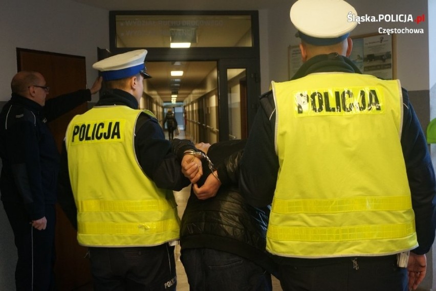 Częstochowscy policjanci odzyskali skradzione w Czechach busy