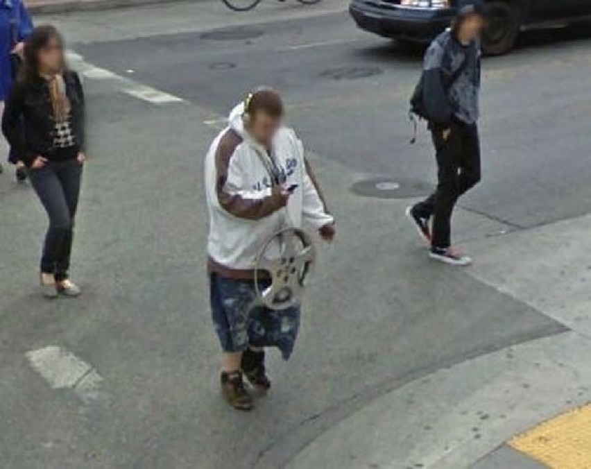 Nic się nie ukryje przed kamerą Google Street View! [MNÓSTWO ZDJĘĆ]      