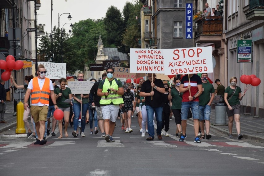 "Marsz Sprawiedliwości" mieszkańców Osiedla Dębowego w...