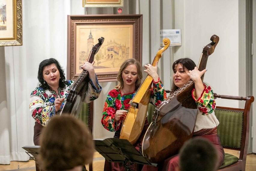 Trio ukraińskich bandurzystek „Oriana” wystąpiło w Muzeum Okręgowym w Nowym Sączu