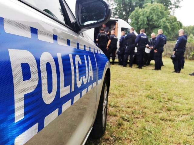 Podejrzany o zabójstwo w Borowcach wciąż na wolności. Polska policja poprosiła o pomoc policję z innych krajów.

Zobacz kolejne zdjęcia. Przesuwaj zdjęcia w prawo - naciśnij strzałkę lub przycisk NASTĘPNE