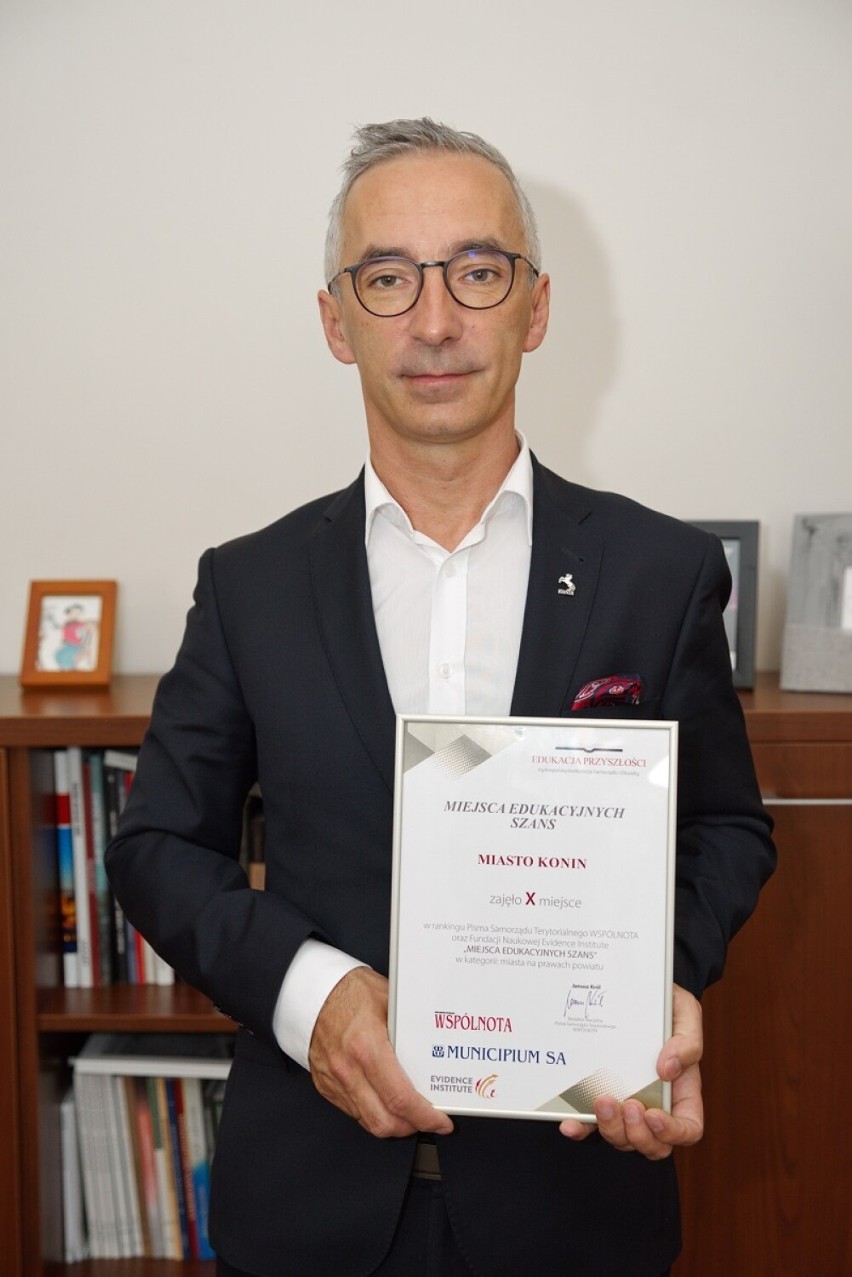 Wiceprezydent Witold Nowak odebrał nagrodę dla Konina