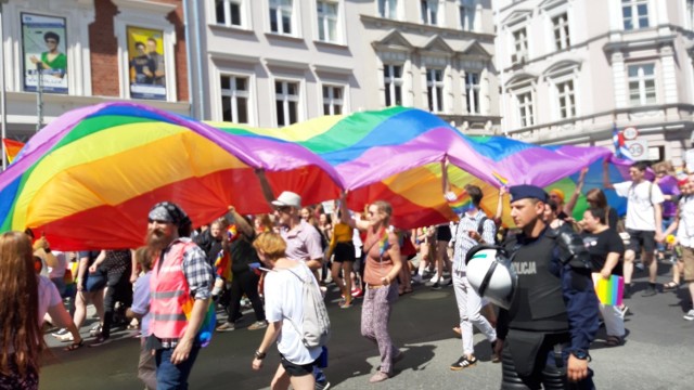 Kontrmanifestacja środowisk narodowych i Pro Prawo do Życia i II Marsz Równości w Opolu.