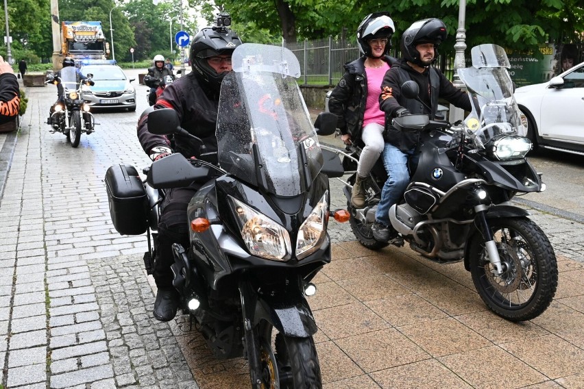 Parada Motocykli rozbudziła kielecką Sienkiewkę. Piękne...