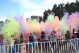 Eksplozja kolorów na imprezie nad jeziorkiem. Tak się NIE bawią Chrześcijanie - przestrzega parafia