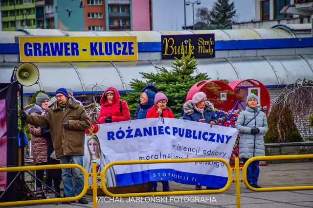 Różaniec na Piaskowej Górze w Wałbrzychu i manifestacja antyaborcyjna