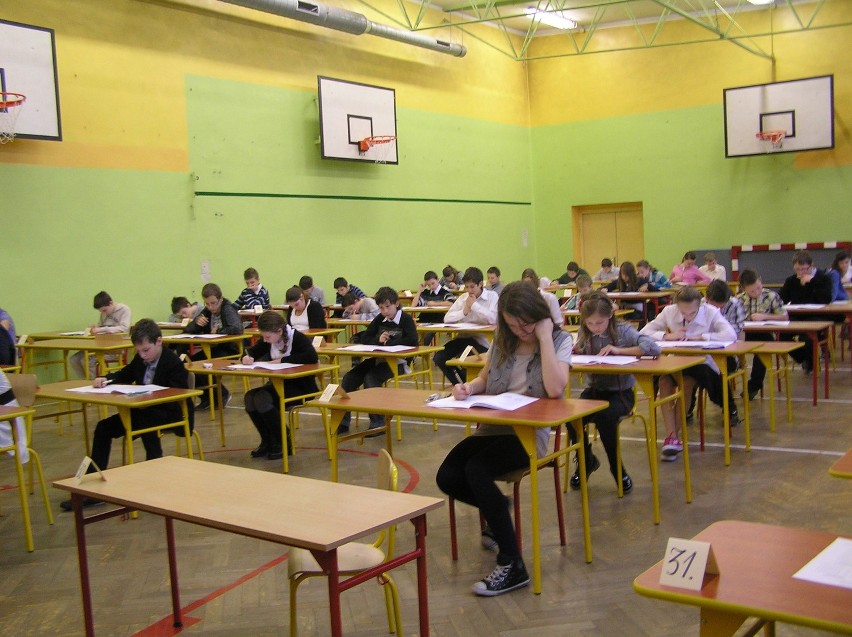 KOBIÓR: Egzamin próbny szóstoklasistów. [Foto]