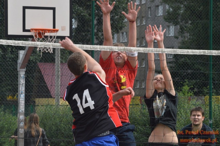 Turniej Siatkówki Dwójka z Trampoliną
