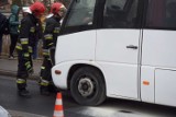 Ogień w komorze silnika autobusu na Witkowskiej. W środku znajdowało się kilkunastu pasażerów