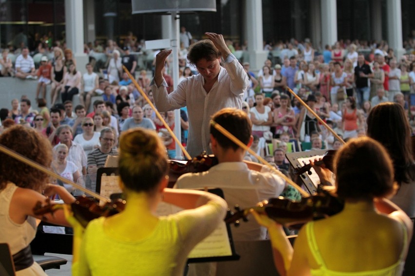 Młoda Polska FIlharmonia 1 sierpnia w parku Starego Browaru