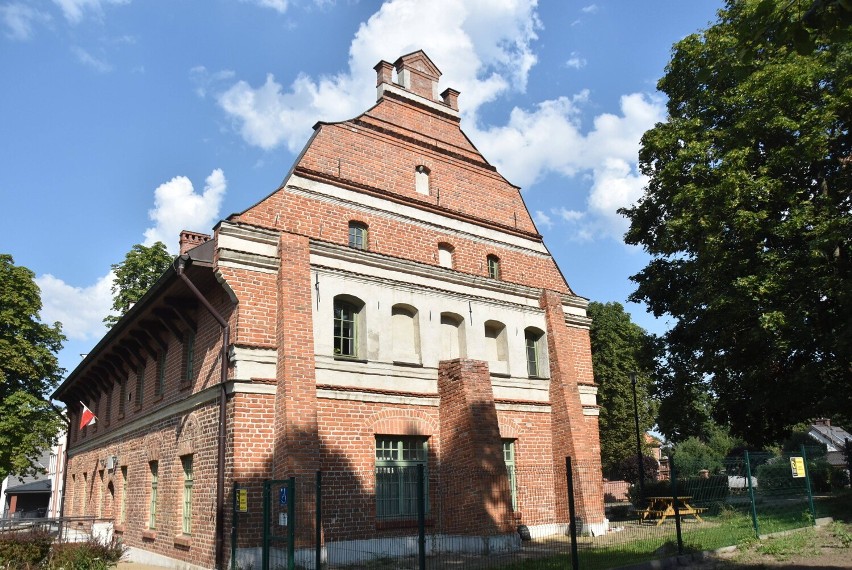 Malbork. Park Jerozolimski cały czas się zmienia. Przybywa alejek, dzięki którym suchą nogą będzie można dotrzeć do lapidarium