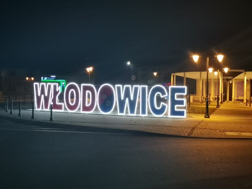 Nowe dekoracje na rynku we Włodowicach!