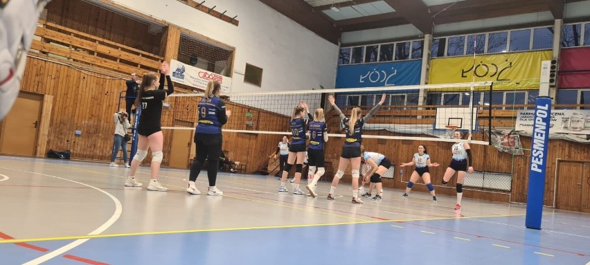 Siatkarki METPRIM Volley Radomsko grały w turnieju w Łodzi. Dobra gra, ale… ZDJĘCIA