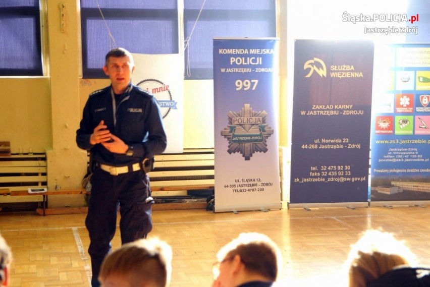 Zespół Szkół nr 3 w Jastrzębiu: wizyta policjantów przed...