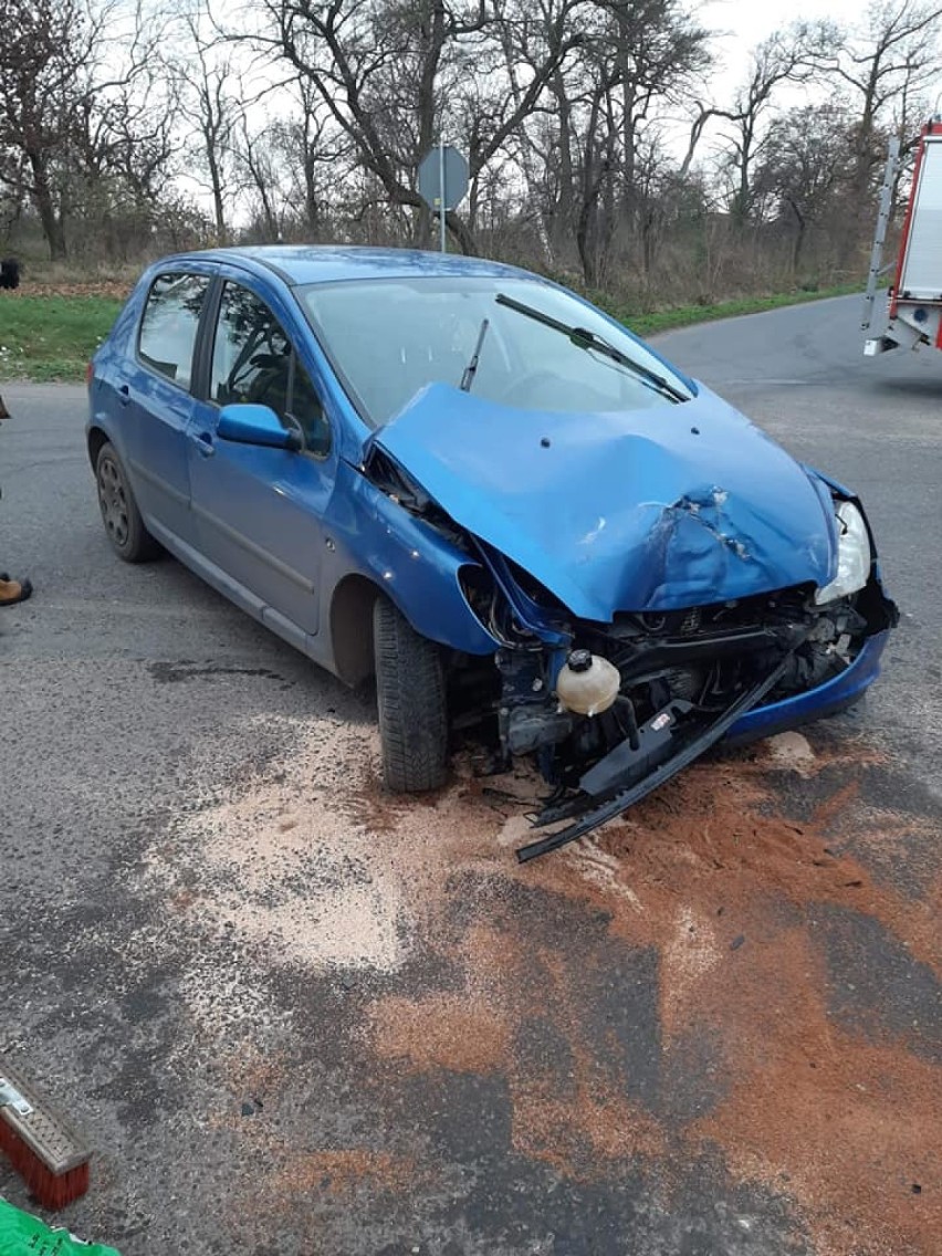 Kolizja Gurowo. W zdarzeniu udział brały Ford Galaxy i...