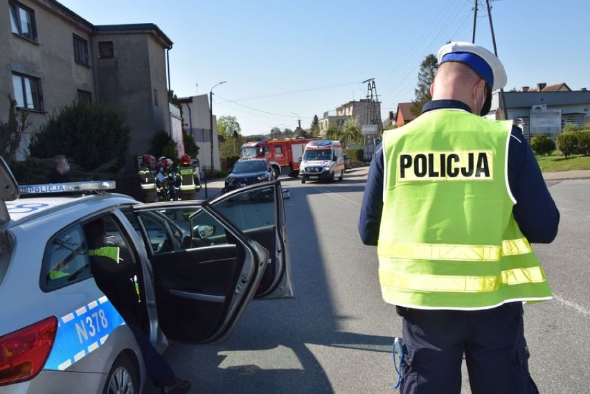 Pierwoszyno. Wypadek na ul. Kaszubskiej. 22-latek w Golfie wymusił pierwszeństwo na motocykliście, który wpadł w Toyotę | ZDJĘCIA