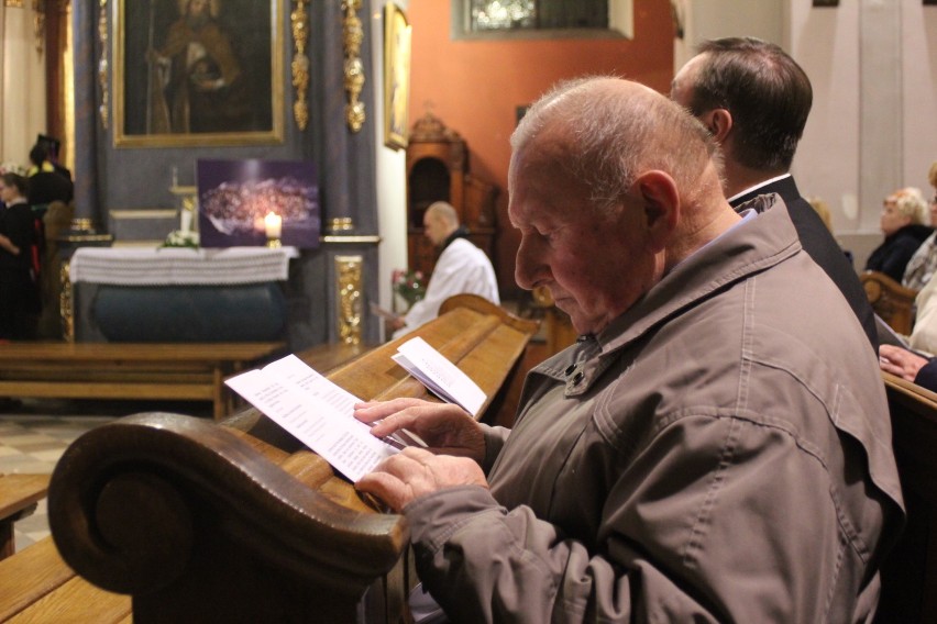 Modlitwa za uchodźców w kościele farnym w Gnieźnie