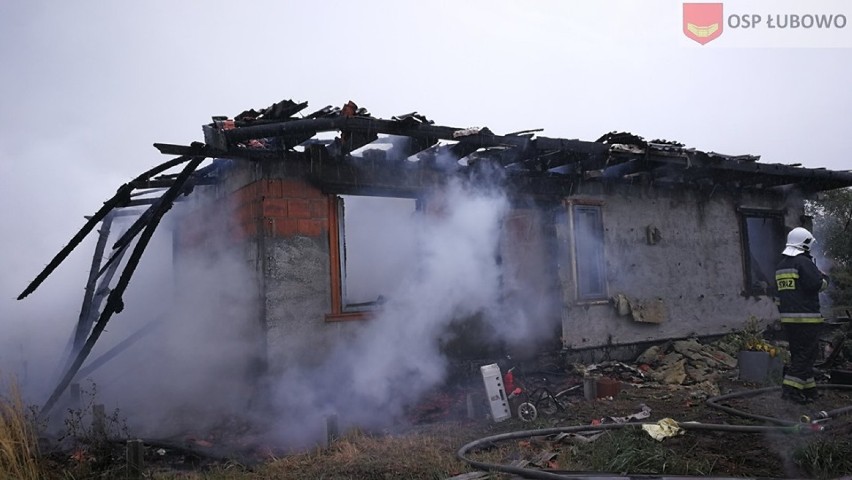 Pożar domu jednorodzinnego w budowie w Lednogórze. Na...