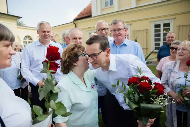 Premier odwiedził Muzeum Tradycji Szlacheckiej, dawny pałac rodu Sierakowskich.