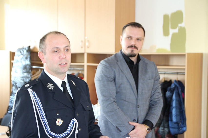 Eliminacje gminne strażackiego konkursu plastycznego w Tarnowcu