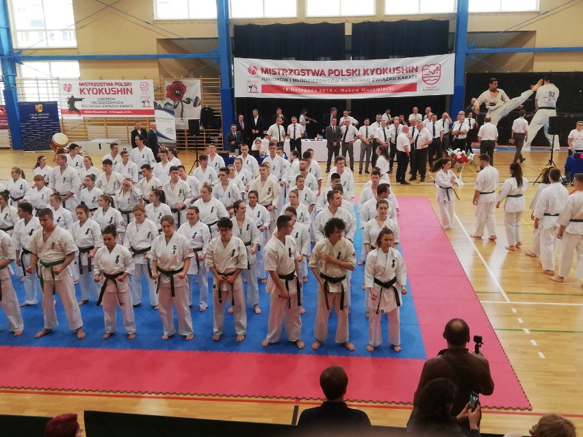 Karate. Miłosz Wolak młodzieżowym mistrzem Polski. Juniorka wywalczyła brązowy medal 