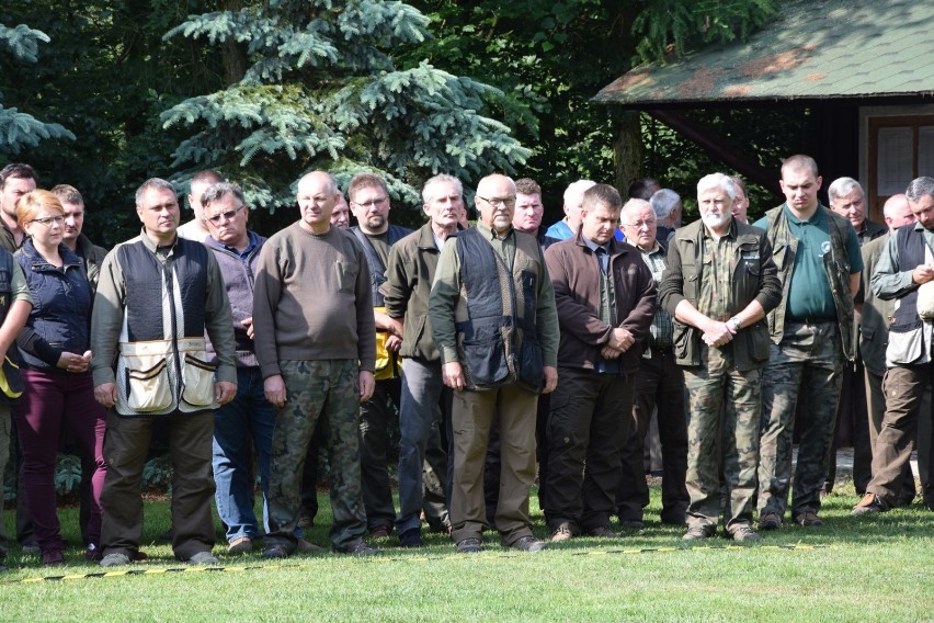 Strzeleckie zawody leśników z całego regionu łódzkiego odbyły się w Pyszkowie koło Złoczewa
