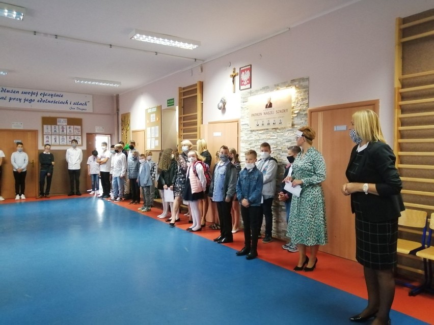 Rozpoczęcie roku szkolnego 2020/2021 w Szkole Podstawowej w Gaszynie ZDJĘCIA