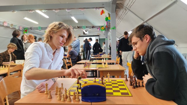 II Turniej szachowy I LO w Piotrkowie - ponad 40 uczniów rywalizowało o mistrzostwo szkoły