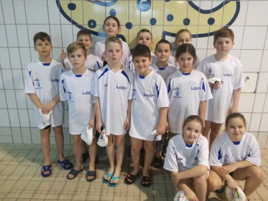 Dziesięć medali pływaków MAL WOPR na inaugurację ligi wojewódzkiej 2018. Rywalizowały dzieci, młodzicy i juniorzy