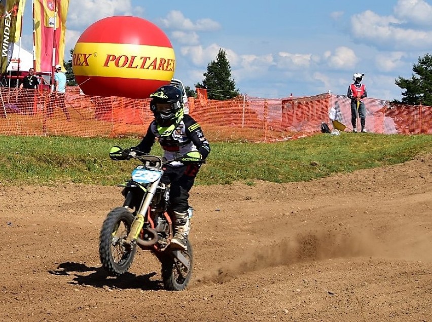Człuchów. Mistrzostwa Polski w Motocrossie - III runda w Człuchowie, klasa MX65 [ZDJĘCIA Wideo]