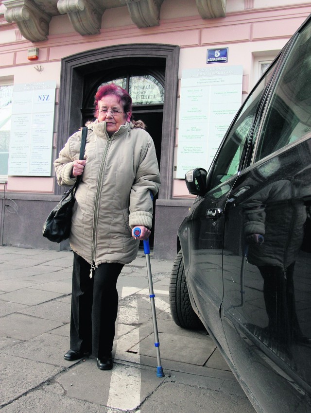 Kazimierze Świerczyńskiej każdy krok sprawia ból